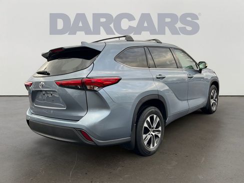 Used 2022 Toyota Highlander XLE image 5