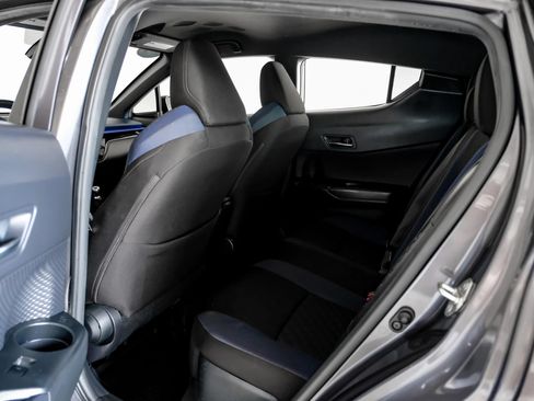 Used 2021 Toyota C-HR XLE FWD image 33