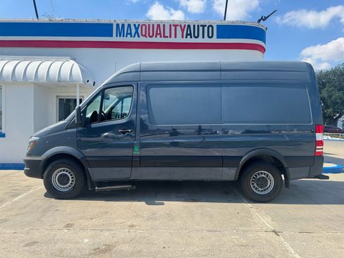 Used 2018 Mercedes-Benz Sprinter 2500 image 15