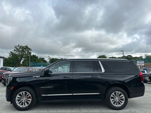 Used 2021 GMC Yukon XL SLT RWD image 4