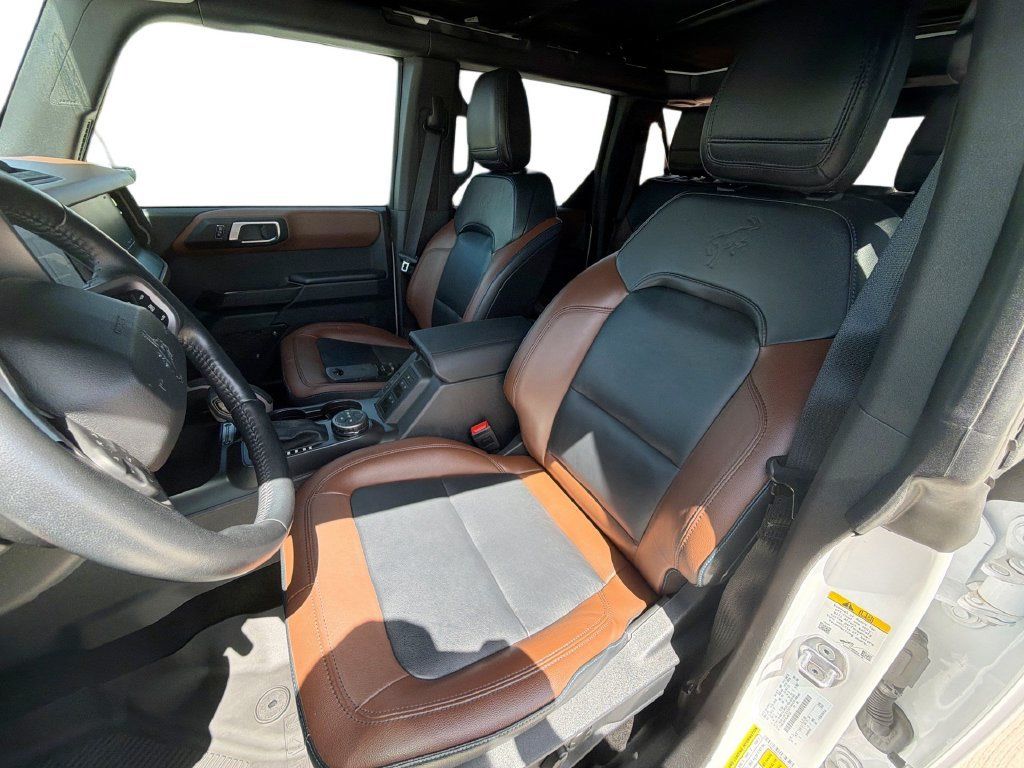 Used 2024 Ford Bronco Outer Banks AWD/4WD image 13