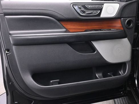 Used 2020 Lincoln Navigator Reserve w/ Luxury Package RWD image 9