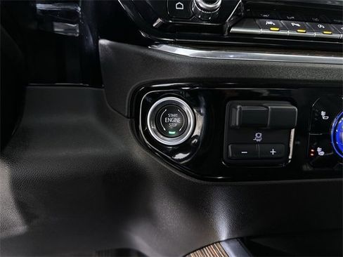 New 2025 GMC Sierra 1500 Elevation image 17