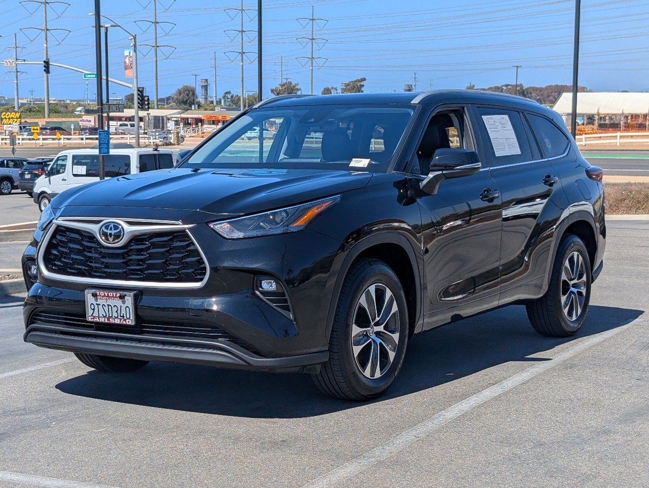Used 2025 Toyota Highlander XLE FWD image 12