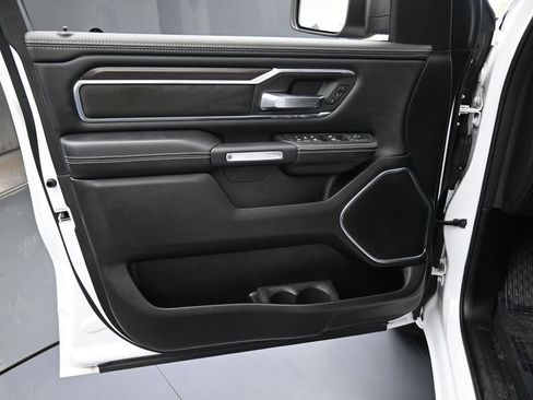 Used 2025 RAM 1500 Laramie image 12