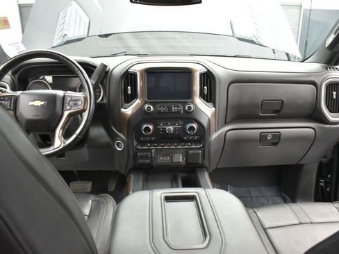 Used 2022 Chevrolet Silverado 2500 High Country w/ Z71 Off-Road Package AWD/4WD image 8
