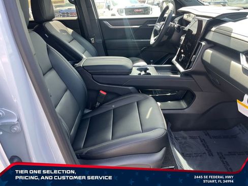 New 2026 GMC Acadia Elevation w/ Black Edition FWD image 19
