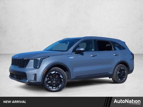 Used 2024 Kia Sorento S image 1