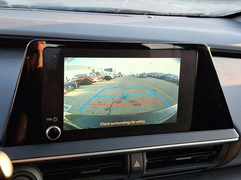 Used 2024 Toyota Prius LE image 17