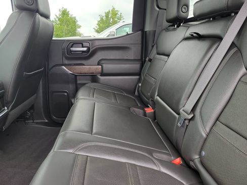 Used 2022 GMC Sierra 1500 Denali w/ Technology Package AWD/4WD image 11