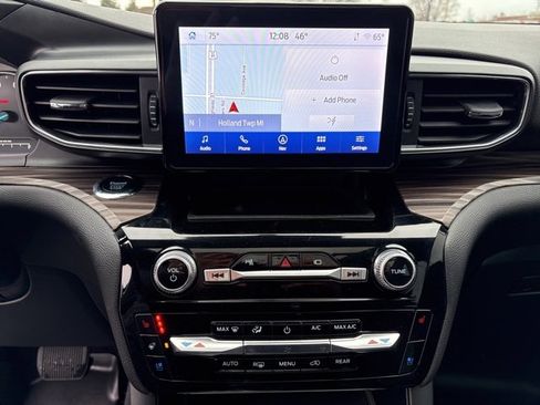 Used 2023 Ford Explorer Limited image 20