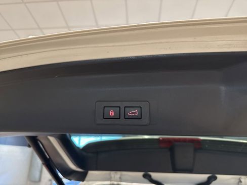Used 2023 Subaru Ascent Touring AWD/4WD image 17