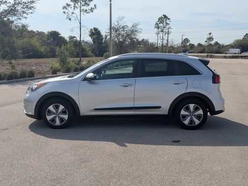 Used 2019 Kia Niro LX image 8