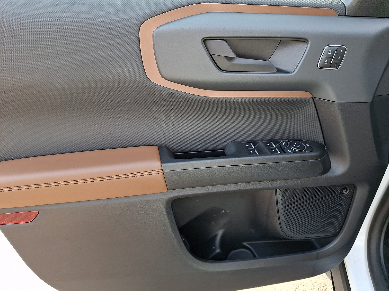 Used 2024 Ford Bronco Sport Outer Banks w/ Tech Package AWD/4WD image 12