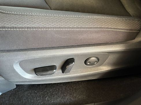 Used 2025 Nissan Pathfinder SV FWD image 22