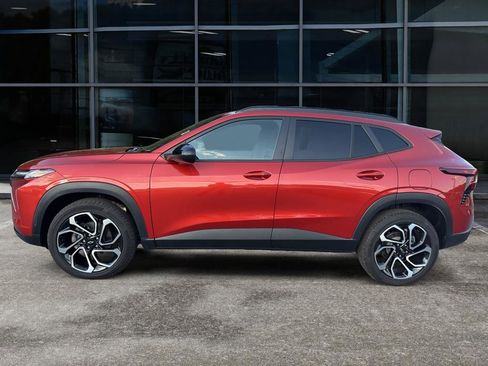 Used 2024 Chevrolet Trax RS w/ Sunroof Package image 8