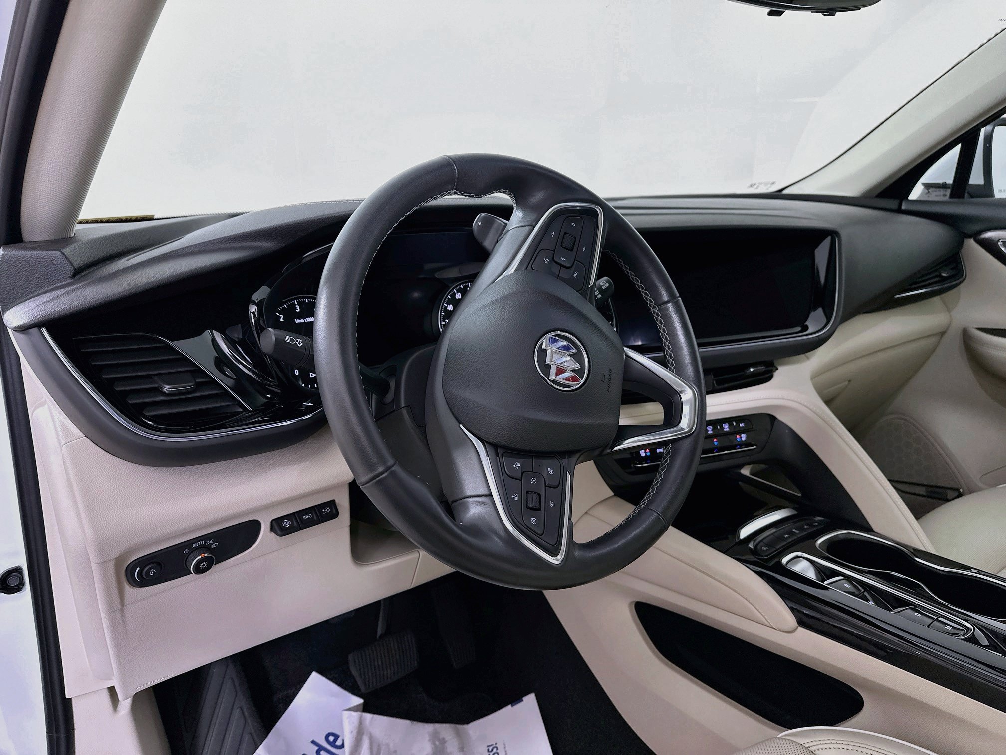 Used 2022 Buick Envision Avenir w/ Technology Package II FWD image 9