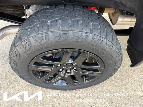 Used 2024 Chevrolet Silverado 1500 LT Trail Boss w/ Protection Package AWD/4WD image 13