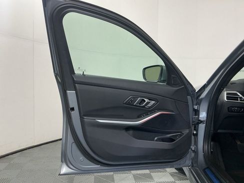 Certified 2025 BMW 330i Sedan w/ M Sport Package image 19