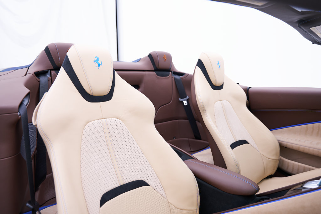 Used 2025 Ferrari Roma Spider RWD image 55