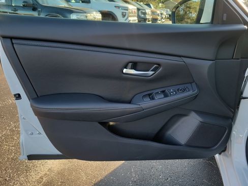 Used 2024 Nissan Sentra SV image 15