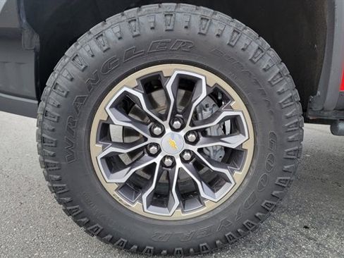 Used 2020 Chevrolet Colorado ZR2 image 12