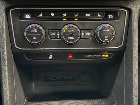 Used 2020 Volkswagen Atlas Cross Sport SE w/ Panoramic Sunroof Package FWD image 35