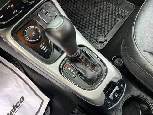 Used 2019 Jeep Compass Latitude w/ Cold Weather Group AWD/4WD image 36