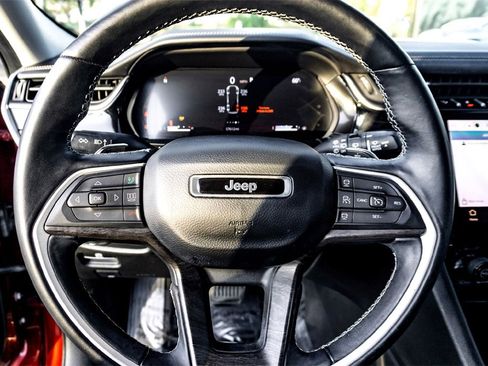 Used 2022 Jeep Grand Cherokee Limited w/ Trailer Tow Prep Group (B) image 17