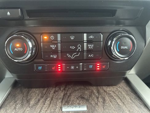 Used 2018 Ford F350 Lariat w/ Chrome Package image 15