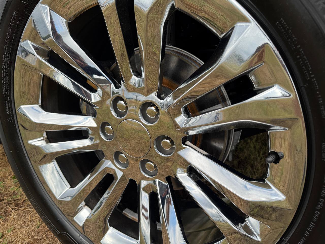 Used 2021 Chevrolet Tahoe LT AWD/4WD image 8