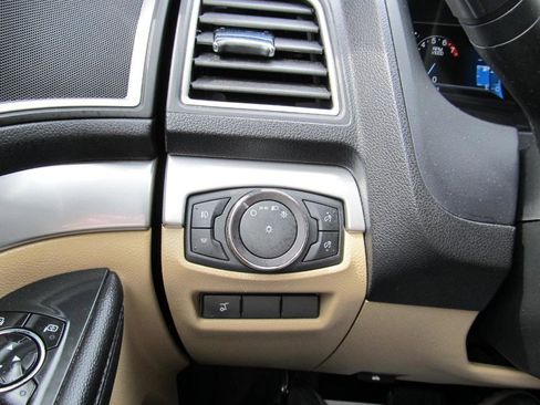 Used 2017 Ford Explorer XLT w/ Equipment Group 202A image 57