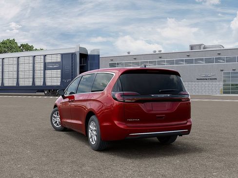 New 2027 Chrysler Pacifica Select FWD image 3