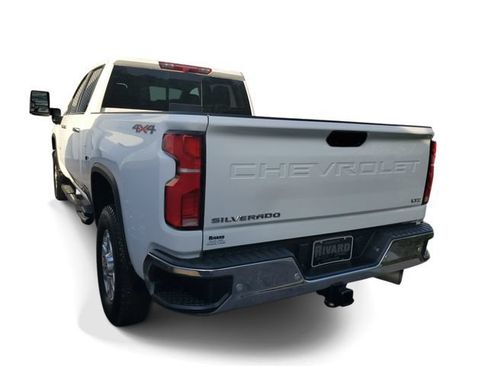 Used 2025 Chevrolet Silverado 2500 LTZ w/ LTZ Convenience Package AWD/4WD image 3