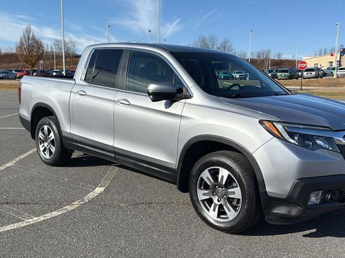 Used 2019 Honda Ridgeline RTL-T image 2