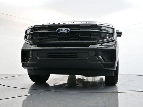 New 2025 Ford Expedition Active image 27
