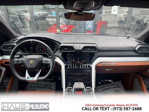 Used 2021 Lamborghini Urus AWD/4WD image 35