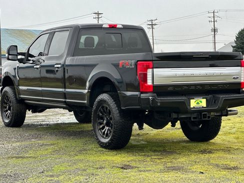 Used 2019 Ford F350 Limited image 6