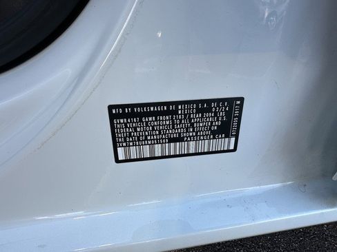 Used 2024 Volkswagen Jetta SE w/ Panoramic Sunroof Package image 22