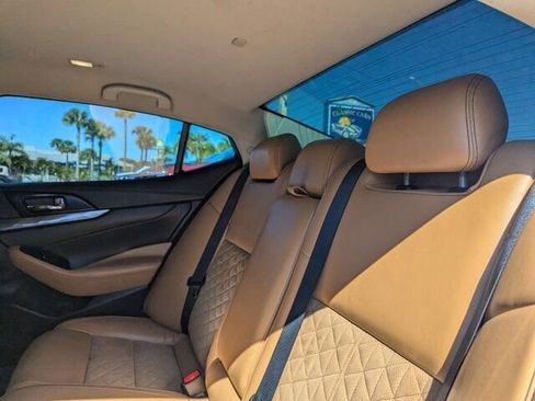 Used 2018 Nissan Maxima SR image 15