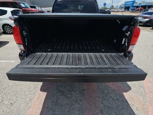 Used 2019 Toyota Tacoma TRD Sport w/ TRD Premium Sport Package AWD/4WD image 24
