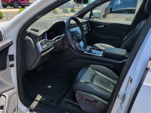 Used 2020 Audi Q7 2.0T Premium Plus w/ Premium Plus Package AWD/4WD image 3