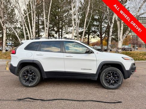Used 2015 Jeep Cherokee Trailhawk image 4