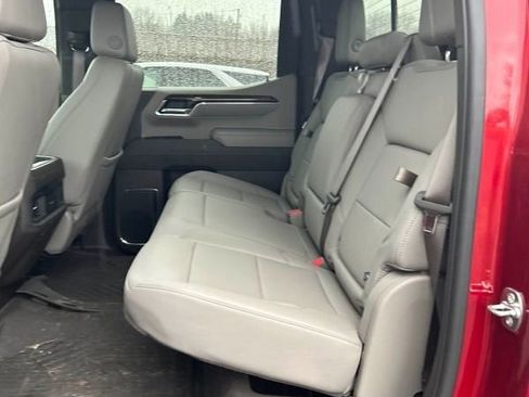 Used 2025 Chevrolet Silverado 1500 LT Trail Boss w/ Convenience Package II image 4