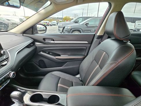 Used 2024 Nissan Altima 2.5 SR image 24