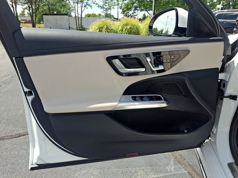 Used 2025 Mercedes-Benz E 350 Sedan image 13