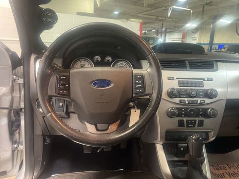 Used 2010 Ford Focus SES image 17