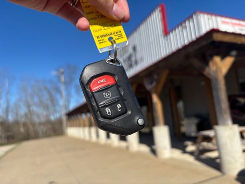 Used 2019 Jeep Wrangler Unlimited Sport S image 32