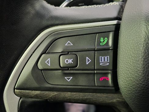 Used 2022 Jeep Grand Cherokee L Limited w/ Luxury Tech Group II image 25