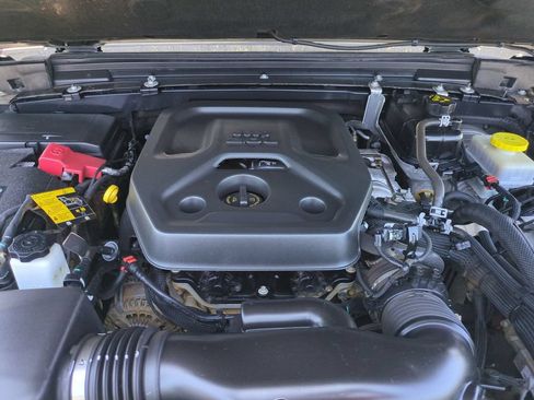 Used 2023 Jeep Wrangler Unlimited Rubicon AWD/4WD image 28